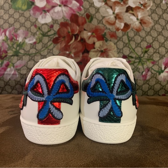 Gucci Ace Sneakers with Floral Embroidery - Picture 6 of 12
